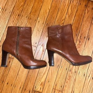 EUC Nine West brown booties size 8 short heel comfortable
